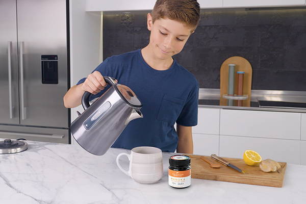 Is Manuka Honey Safe for Children? â featured image for the New Zealand Honey Co. Manuka honey blog