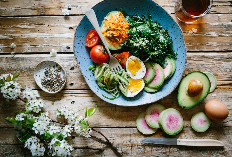 Picture of fresh salad in a bowl with Manuka Honey Salad Dressing