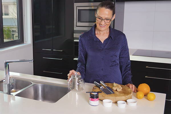 Manuka Honey Recipes for Sore Throats: Delicious Soothing Relief — featured image for the New Zealand Honey Co. Manuka honey blog