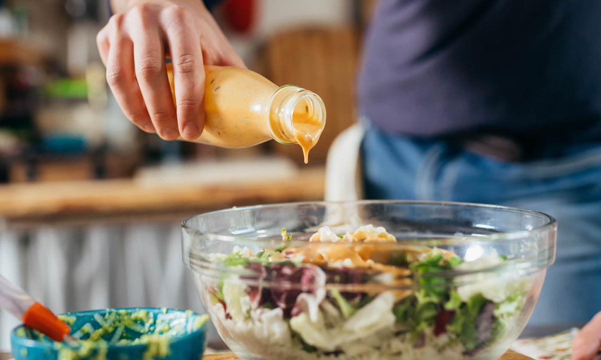 Manuka honey salad dressing for summer — featured image for the New Zealand Honey Co. Manuka honey blog